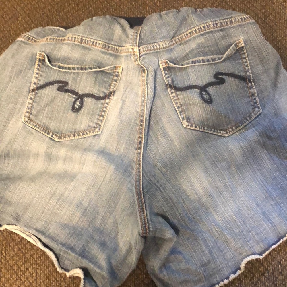 Maternity Shorts - Picture 2 of 2